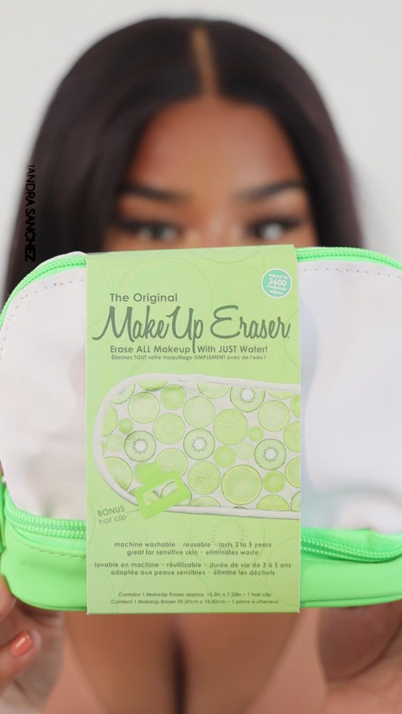 Video of woman removing makeup and face mask with Key Lime Set MakeUp Eraser cloth.